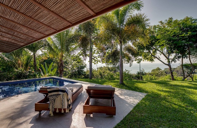 Secluded and luxurious casita with private pool. Amazing Jungle and sea views.