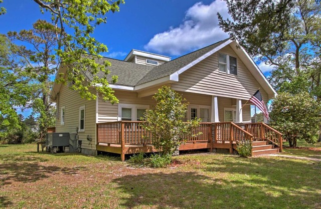 Secluded and Quiet Coastal Home 1 Mile to Boat Ramp
