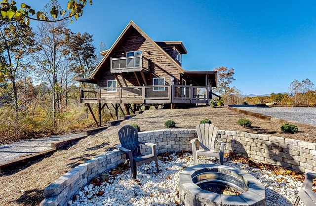Secluded cabin with modern upgrades, wrap-around deck, & AC - mtn views