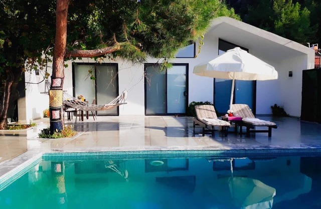 Secluded Contemporary Honeymoon Villa with Private Pool