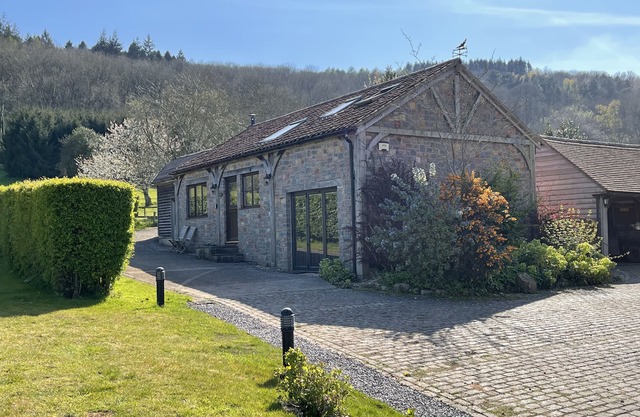 Secluded converted Barn nestled on the North slopes of the Mendips.
