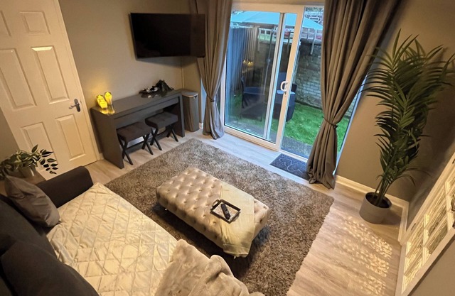Secluded Cosy Annex with free parking and garden, sleeps 4