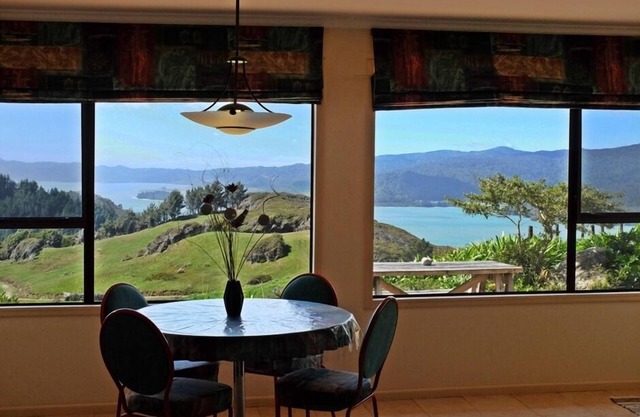 Secluded Cottage on beautiful private Peninsula