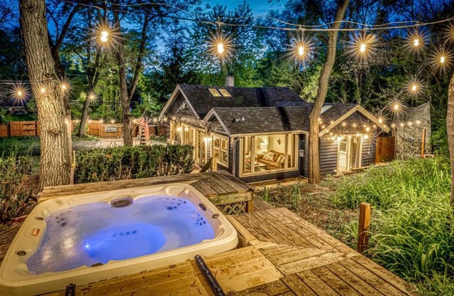 Secluded Fenced Cottage W Dune Top Hot Tub Near Hiking Dog Friendly