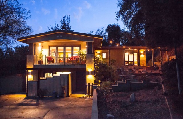 Secluded Hideout up in the Trees.