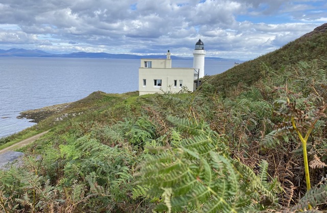 Secluded island hideaway for 2 with panoramic sea views