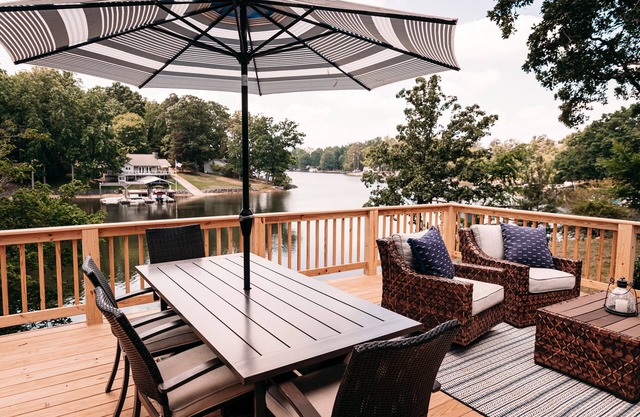 Secluded lakefront cottage on Lake Wylie in Charlotte, NC
