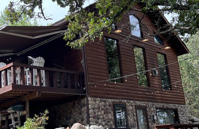 Secluded Lakefront Lodge in Iowa's Great Lakes