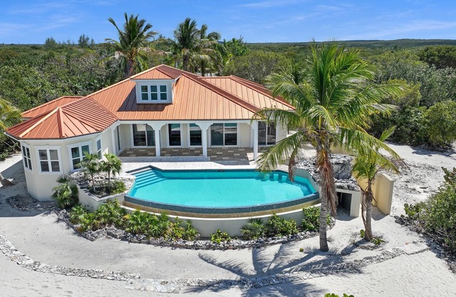 Secluded Luxury Beachfront Villa - Pristine Beach & Private Pool
