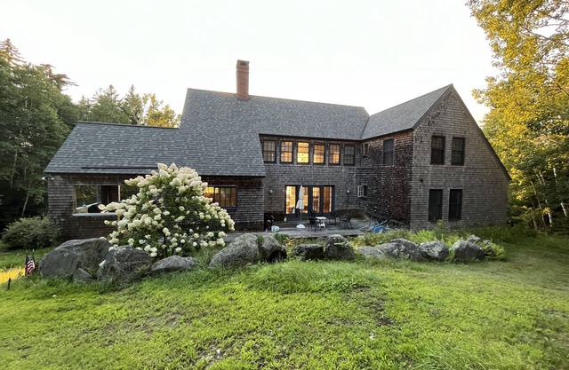 Secluded Maine country home on a Midcoast inlet