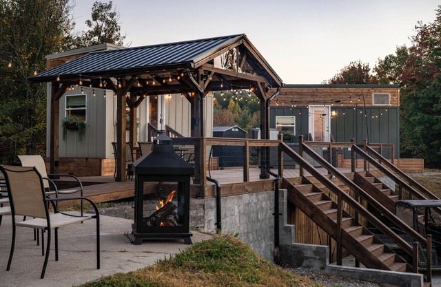 Secluded Mountain Getaway - 1 Cozy Tiny Home with SPECTACULAR views