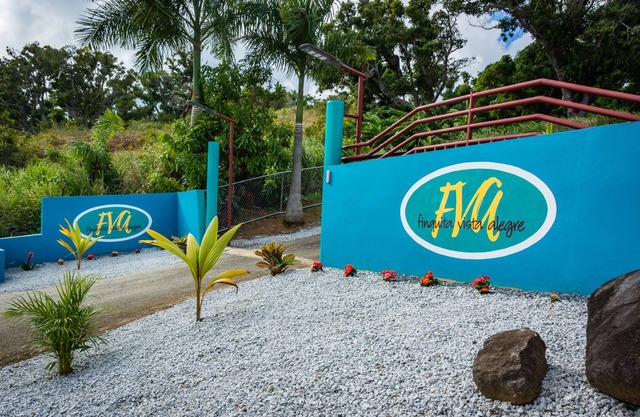 Secluded OCEAN VIEW 2 bed 2 bath Home, convenient to Ceiba Ferry. King and Queen