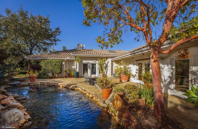 Secluded Resort Expansive View Home. Salt Water Pool & Spa. Sleeps 10.