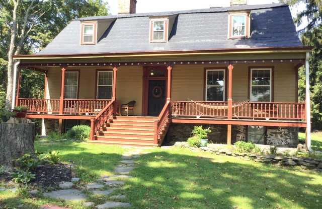 Secluded Retreat. Perfect for West Point Families! Gourmet Kitchen!