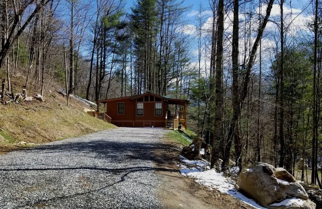 Secluded Romantic Cabin with Hot Tub and Pet Friendly