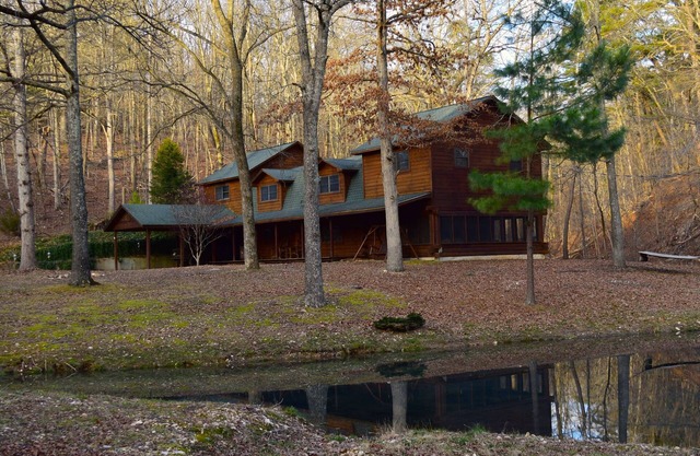 Secluded Rustic Cabin w/Wifi on 160 Acres near Illinois River & Lake Tenkiller