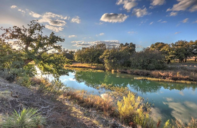 Secluded & Spacious River Retreat With A View