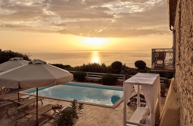 SECLUDED STONE BUILT LUXURY 3 BEDROOM VILLA WITH PRIVATE POOL AND SEA VIEW