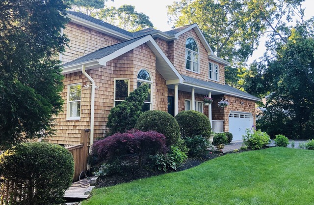 Secluded Summer Getaway - Heated Pool, Private Driveway
