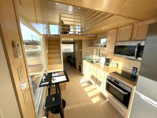 Secluded Tiny House Oasis in Grand Junction: Nature's Perfect Glamping Hideaway in Colorado