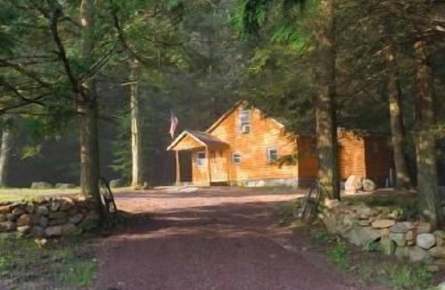 Secluded vacation Cabin with Hot tub and a real fireplace