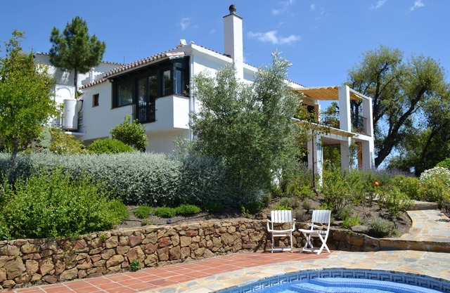 Secluded Villa with Panoramic Views, Private Heated & Salted Pool & Broadband.