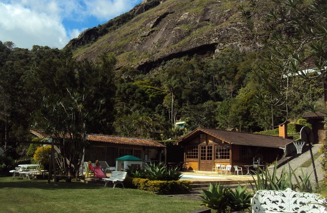 SECRET PARADISE IN THE MOUNTAINS, COZY HOUSE WITH LARGE LEISURE AREA