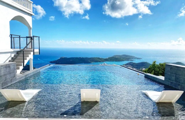Selah Villa with Beautiful St. Thomas Harbour Views!