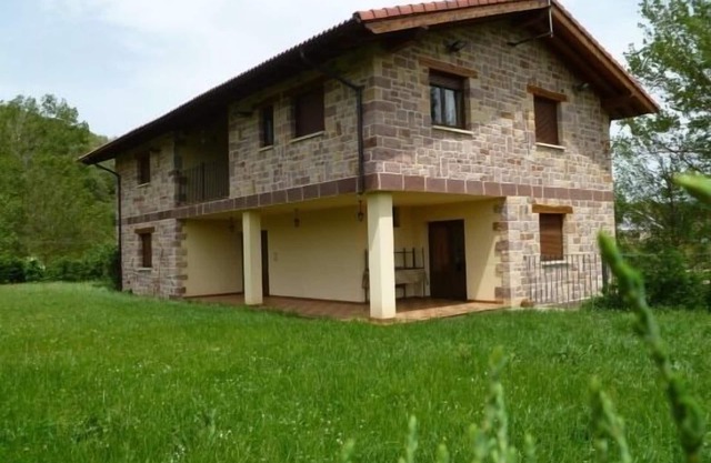 Self catering Llosa for 6 people