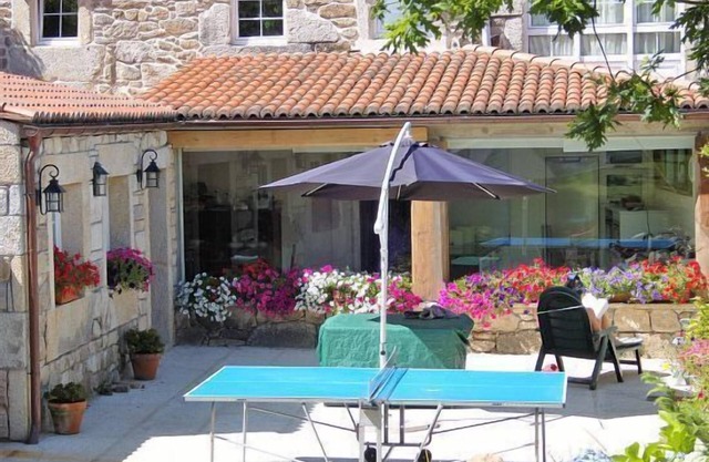 Self catering Os Carrís for 8 people