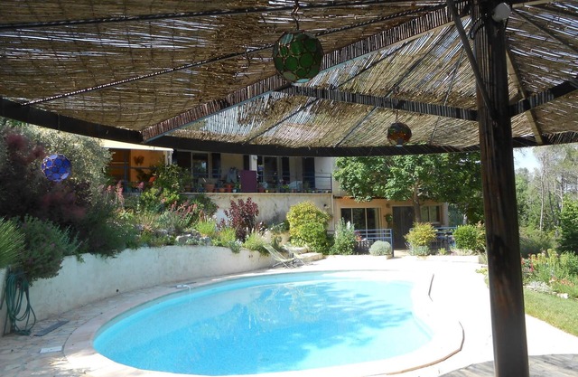 Self-contained apartment in a villa on 4000 square metres of land