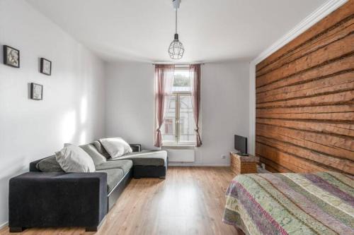 SELF-SERVICE apt 10 min from bus-&railway station, free bikes!