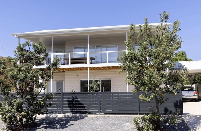 SELLICKS BEACHSIDE RETREAT unwind by the sea