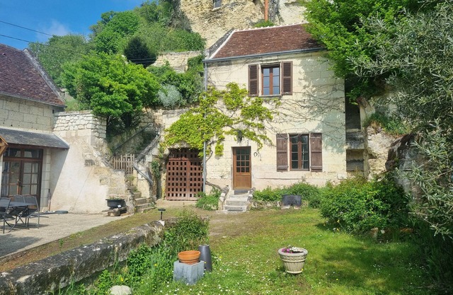 Semi-cave house MONTRICHARD(41) near Beauval and Chenonceaux zoos