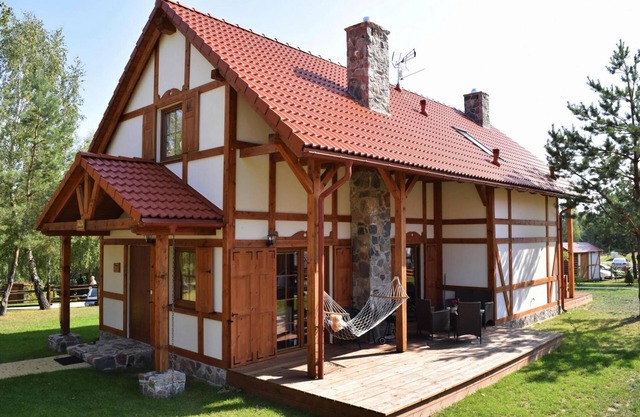 Semi-detached house near the lake