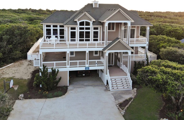 Semi-Oceanfront Estate in Corolla, NC—Just a 2-minute walk to the beach!