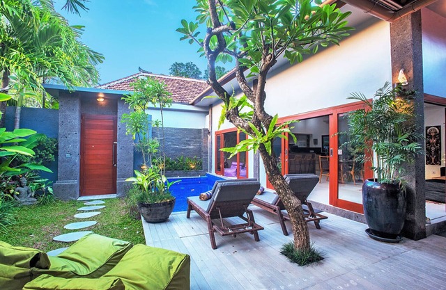 SEMINYAK BEACH - Villa Ellen - SENSATIONAL REVIEWS No1 Location