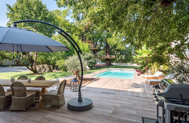 Séquoia - Newly refurbished mansion by the river with pool and garden