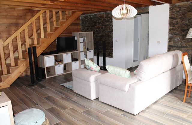 Serapicos House - rustic house with private spa and views of the mountains and river.