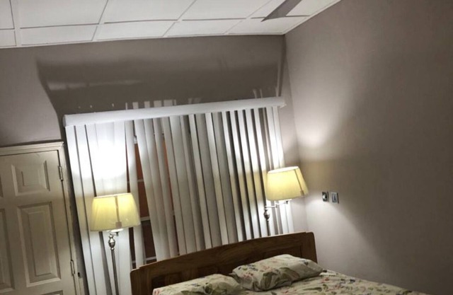 Serene 2 bedroom apartment, American Standard.