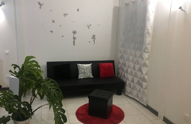 Serene bungalow, 8 minutes from the beach!