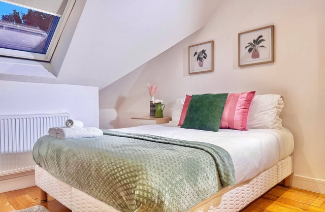 Serene En-suite 30min to Central London