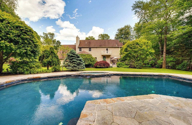 Serene Hudson Valley Escape w/Pool & Grill