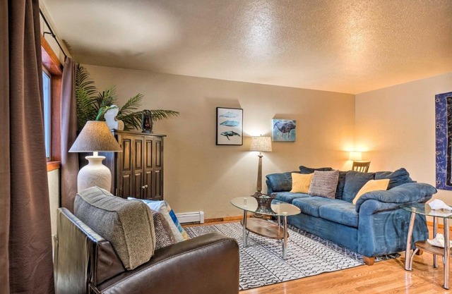 Serene Kenai Condo Less Than 4 Mi to Kenai Beach!