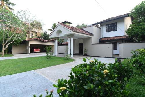 Serene Manor
