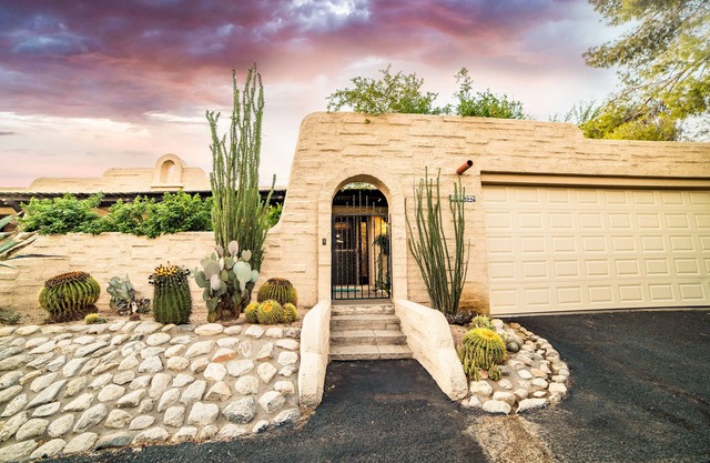 Serene Pueblo Style Townhome in Scenic North Central Tucson