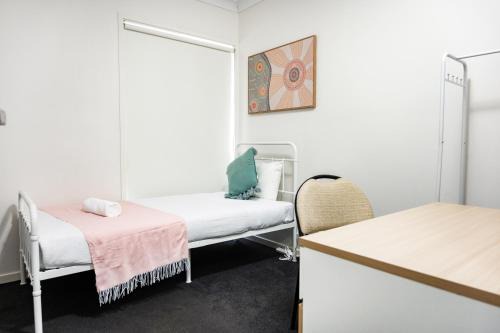 Serene Single Room - Convenient Location in Gregory Hills - Shared Bathroom