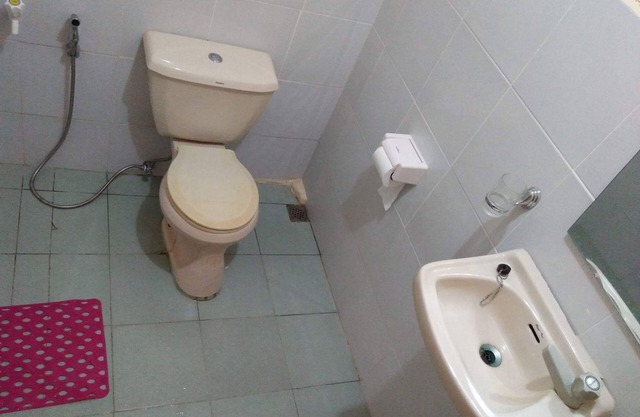 Serene studio in a gated property in the town center