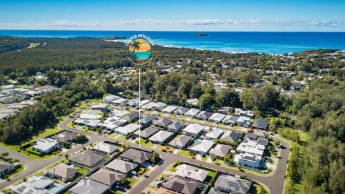 Serenity Bay Retreat - Luxury Coastal Living