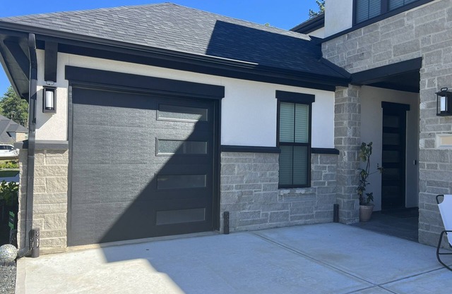 Serenity Pines, one bedroom, one bathroom apartment with full kitchen and garage